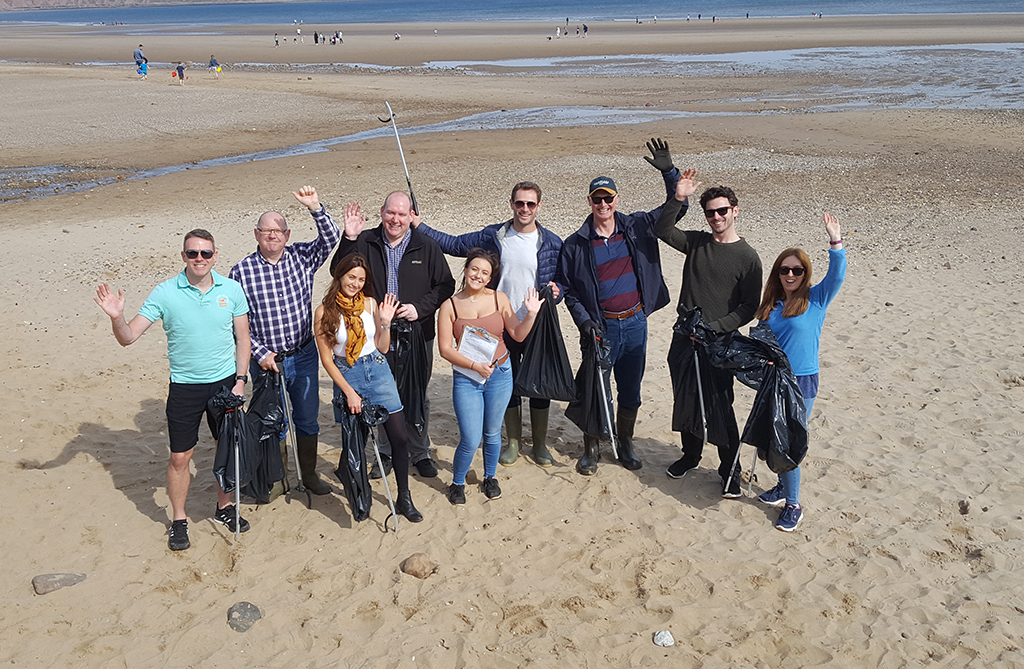 Beach Clean 2019 - Cromwell Polythene Ltd - 01977 686868