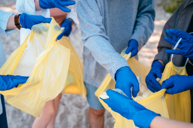 Coloured Sacks for litter picking Available from Cromwell Polythene