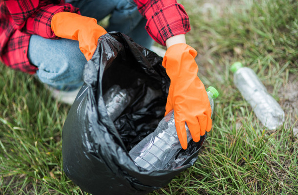 Litter Picking Bags - Available from Cromwell Polythene - 01977 686868