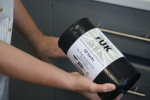 BK090CK 90L 15kg r.UK® CHSA Black Refuse Sack - Made in the UK - 01977 686868