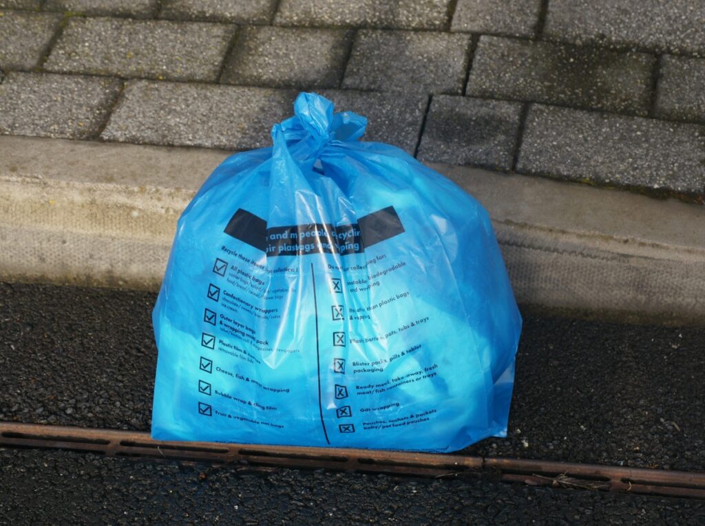Flex Collect Bags from Cromwell Polythene - the ideal solution for the upcoming flexible and soft plastics collections - 01977 686868